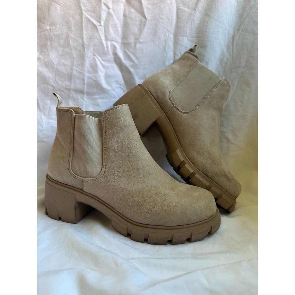 Soda Shoes Women's 9 Beige Faux Suede Platform Chelsea Booties